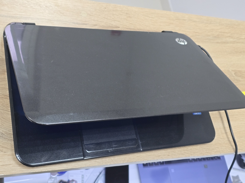 Ноутбук HP 15-b050sr